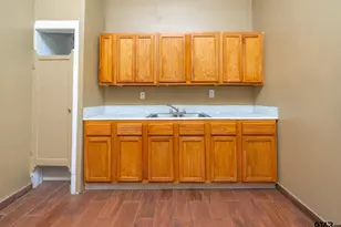 428 W Bow St, Tyler, TX 75702 - Photo 13