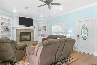 2217 Bass Hollow Circle, Jacksonville, TX 75766 - Photo 9
