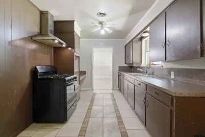 801 Stewart St, Longview, TX 75604 - Photo 11