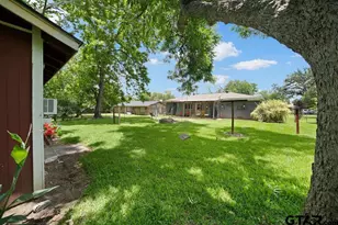 403 Ridgewood Dr, Palestine, TX 75803 - Photo 5