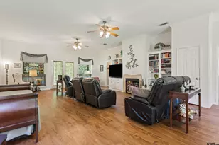 212 E Hideaway Ln, Hideaway, TX 75771 - Photo 3
