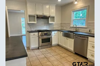 1212 Belmont Drive, Tyler, TX 75701 - Photo 9