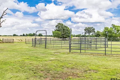 609 County Road 2421, Como, TX 75431 - Photo 39