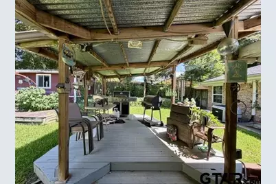 313 S Pecan St, White Oak, TX 75693 - Photo 35