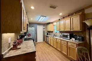 313 S Pecan St, White Oak, TX 75693 - Photo 17