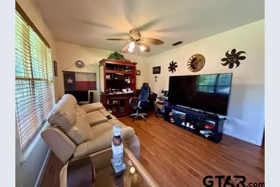 313 S Pecan St, White Oak, TX 75693 - Photo 7