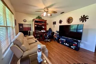 313 S Pecan St, White Oak, TX 75693 - Photo 7