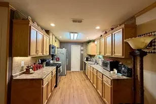 313 S Pecan St, White Oak, TX 75693 - Photo 19