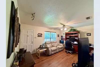 313 S Pecan St, White Oak, TX 75693 - Photo 9