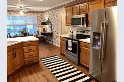 2005 Ventureview St, Palestine, TX 75803 - Photo 9