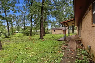 135 46th St SW, Paris, TX 75460 - Photo 9