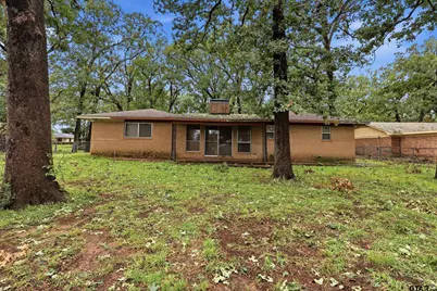 135 46th St SW, Paris, TX 75460 - Photo 5