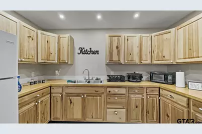 300 Cedar Street, Crockett, TX 75835 - Photo 13