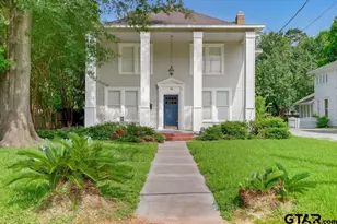 216 N Texas St, Pittsburg, TX 75686 - Photo 1