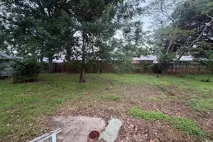1017 Deaton St, Jacksonville, TX 75766 - Photo 9