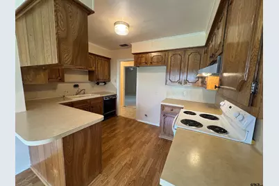 1311 Larkspur, Tyler, TX 75703 - Photo 5