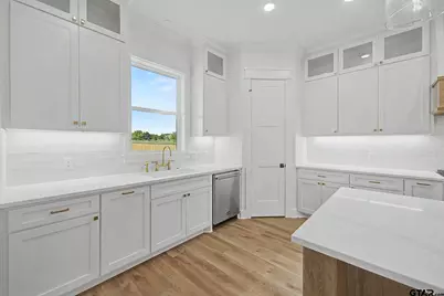 3139 Club Drive, Tyler, TX 75703 - Photo 7
