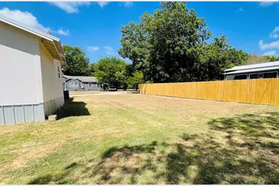 918 W Kuykendall Street, Grand Saline, TX 75140 - Photo 17