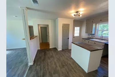 918 W Kuykendall Street, Grand Saline, TX 75140 - Photo 7