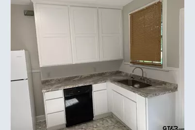 621 W Houston Apt 1, Tyler, TX 75701 - Photo 9