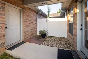 1912 Hollylake Cir, Tyler, TX 75703 - Photo 25
