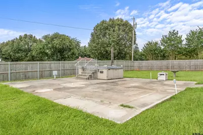 200 Saint Andrews Dr, Palestine, TX 75803 - Photo 11