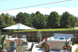 200 Saint Andrews Dr, Palestine, TX 75803 - Photo 13