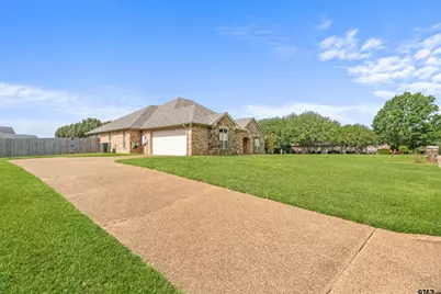 200 Saint Andrews Dr, Palestine, TX 75803 - Photo 5