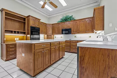 4923 Hallye Ln, Tyler, TX 75703 - Photo 13