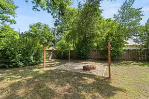 701 N Montgomery St, Gilmer, TX 75644 - Photo 25