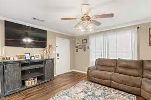 701 N Montgomery St, Gilmer, TX 75644 - Photo 13