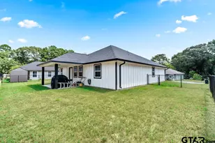 429 Garrett Cir, Winona, TX 75792 - Photo 1