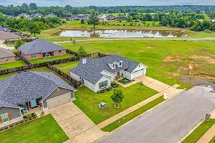 429 Laura Ln, Chandler, TX 75758 - Photo 1