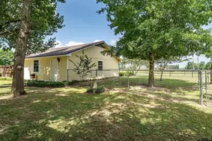1629* 1/2 Quevado, Jacksonville, TX 75766 - Photo 9