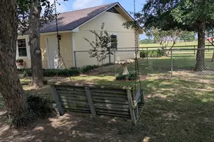 1629* 1/2 Quevado, Jacksonville, TX 75766 - Photo 13