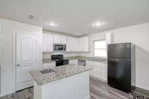 425 E Oakwood St, Tyler, TX 75702 - Photo 3