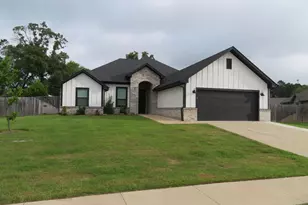 403 Deer Pt Cv, Chandler, TX 75758 - Photo 3