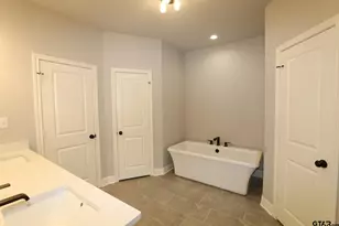 11863 Gillian Ct, Tyler, TX 75703 - Photo 17