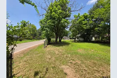 250 Cedar St, Jacksonville, TX 75766 - Photo 3