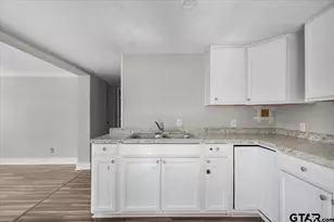 21552 Sundown Rd, Chandler, TX 75758 - Photo 11