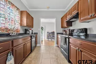 517 Wildewood, Chandler, TX 75758 - Photo 3