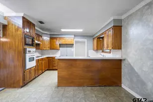 1208 N St Mary St, Carthage, TX 75633 - Photo 15