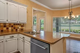 1431 Hollytree Pl, Tyler, TX 75703 - Photo 13