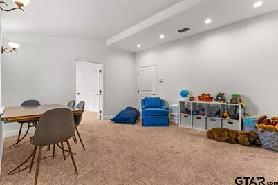 1647 E Mountain Street S, Longview, TX 75604 - Photo 27