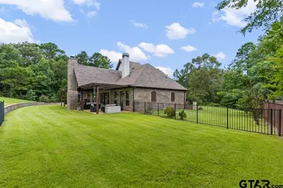 1647 E Mountain Street S, Longview, TX 75604 - Photo 43