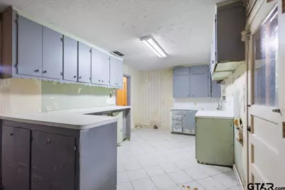 2105 Glenbrook Dr., Tyler, TX 75701 - Photo 9