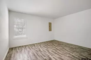 1221 N Whitten Ave, Tyler, TX 75702 - Photo 9