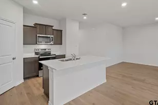 1940 Freeman St, Tyler, TX 75704 - Photo 3