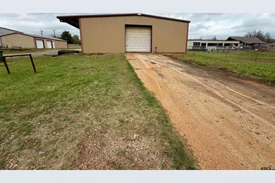2000 E Murchison St, Palestine, TX 75801 - Photo 13