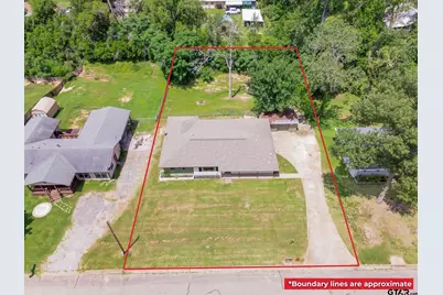 137 Gardner Dr, Palestine, TX 75803 - Photo 3